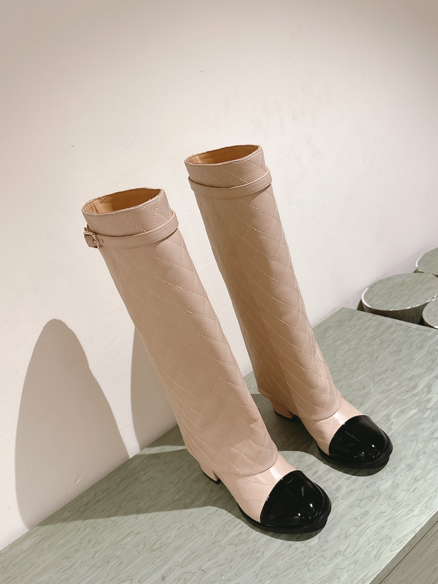 CC 24ss  Fold-Over High Boots 40mm Beige Quilted Sheepskin 447475