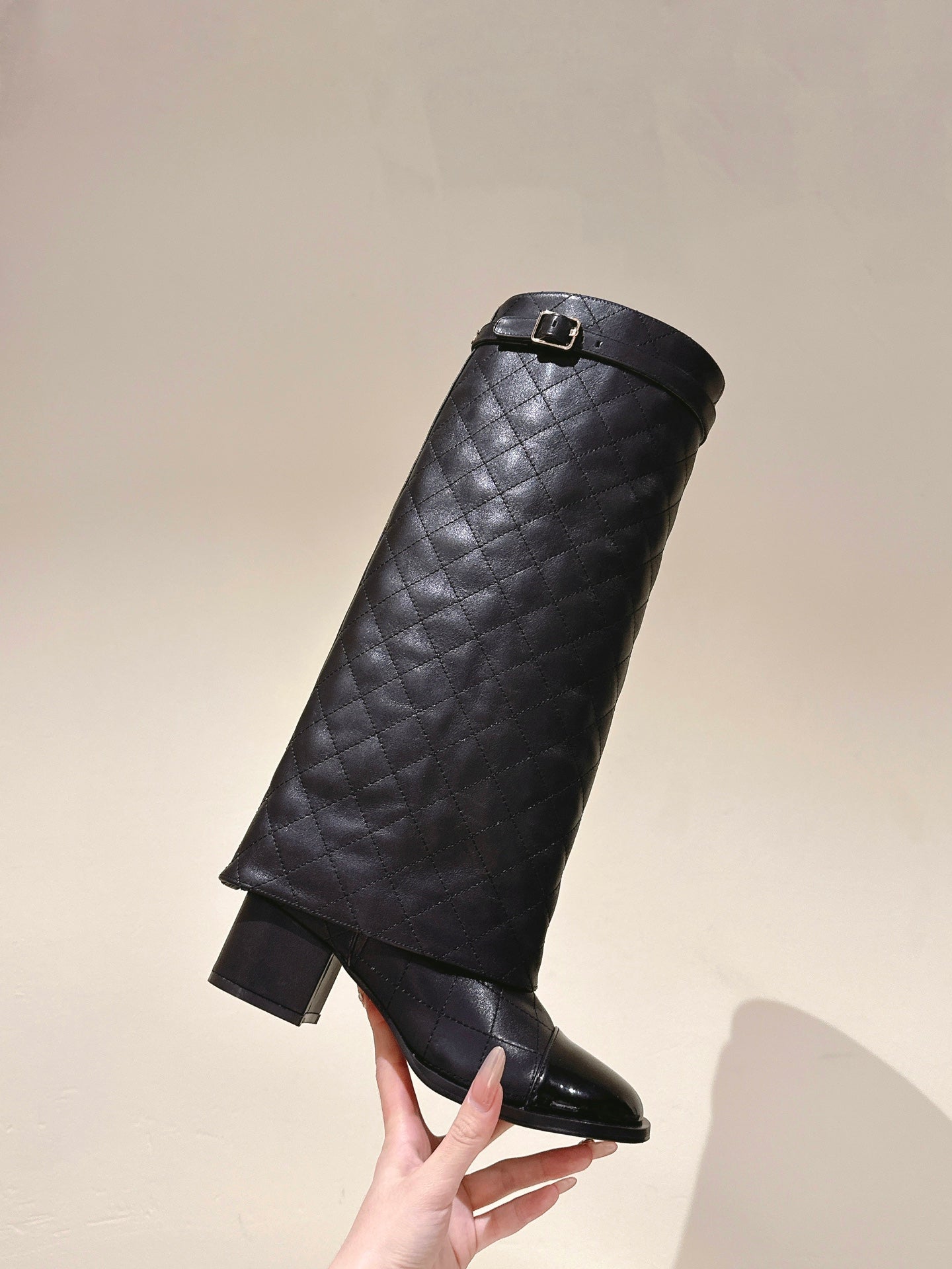CC 24ss  Fold-Over High Boots 40mm Black Quilted Sheepskin 447476