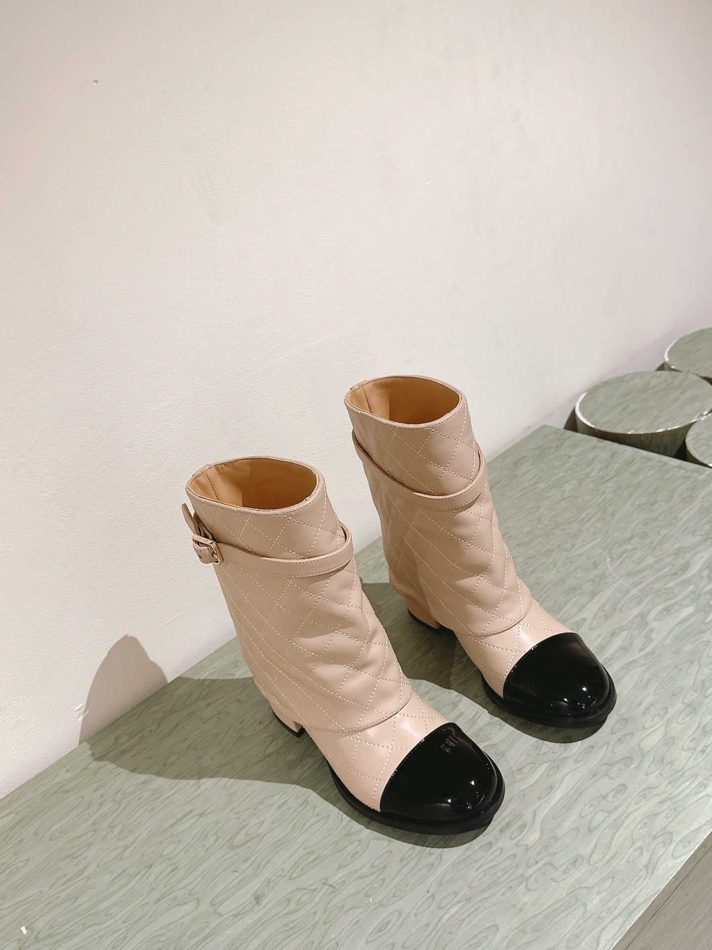 CC 24ss  Fold-Over Low Boots 40mm Beige Quilted Sheepskin 447477
