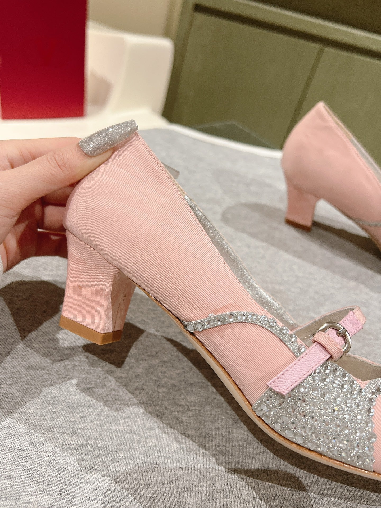 VT Bowow Embellished Pumps 45mm Light Pink Fabric 659204