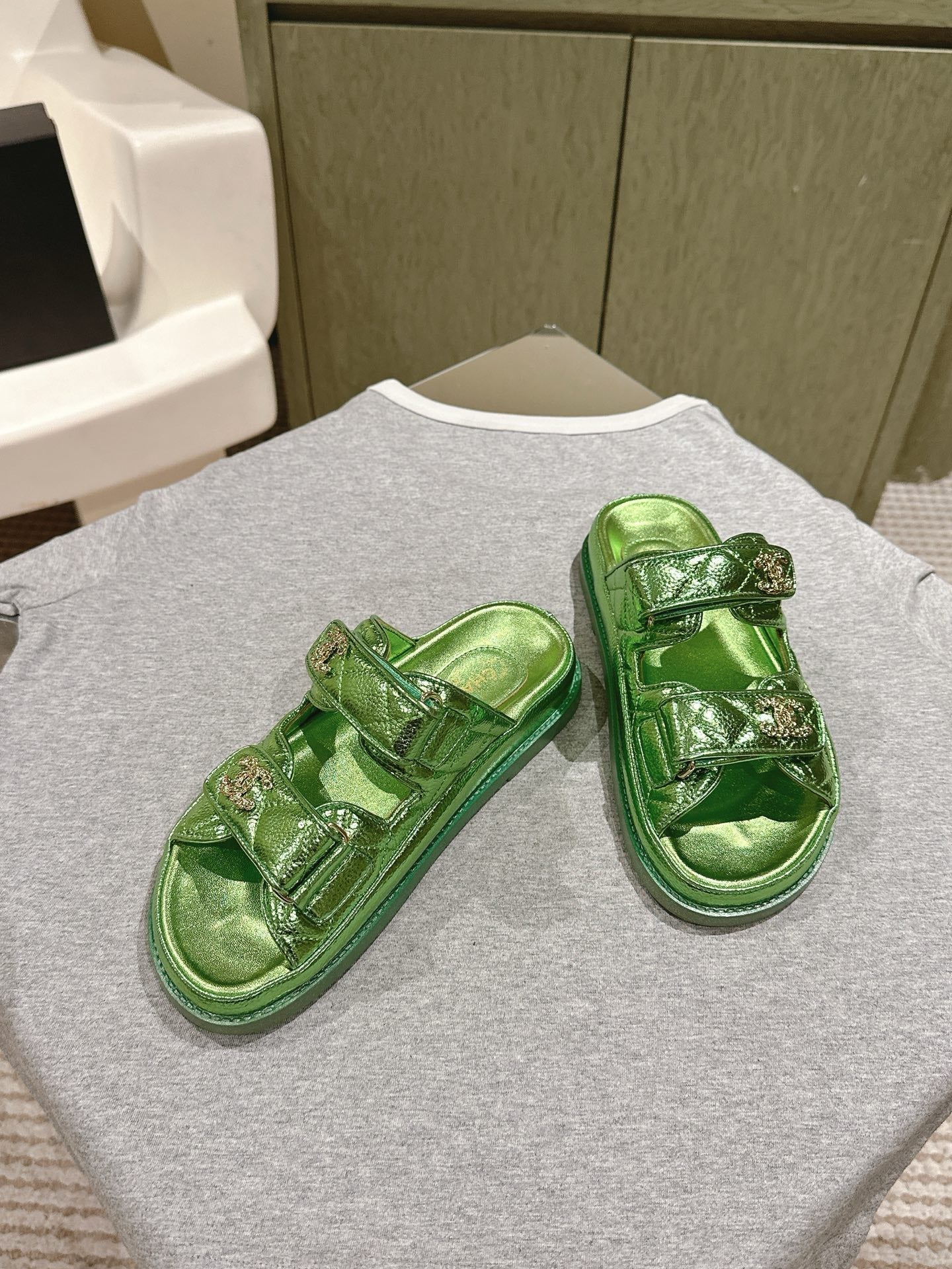 CC 25C Dad Sandals Mule Green Metalic Grained Calfskin 462215