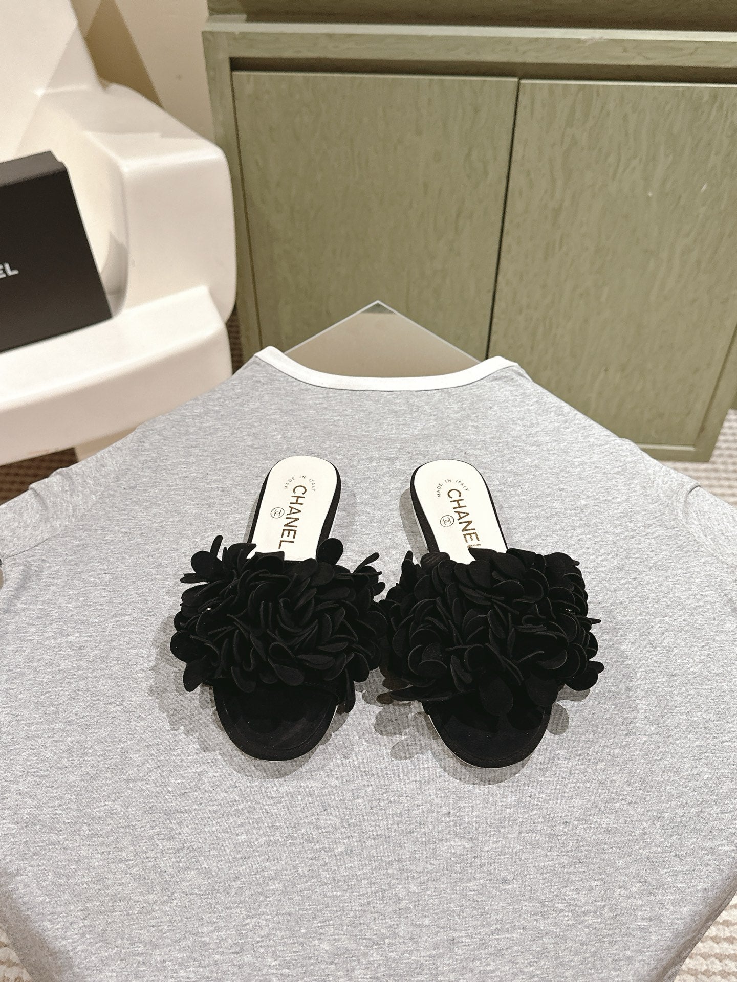 CC Floral Slide Flat Black Suede Cowhide 454282