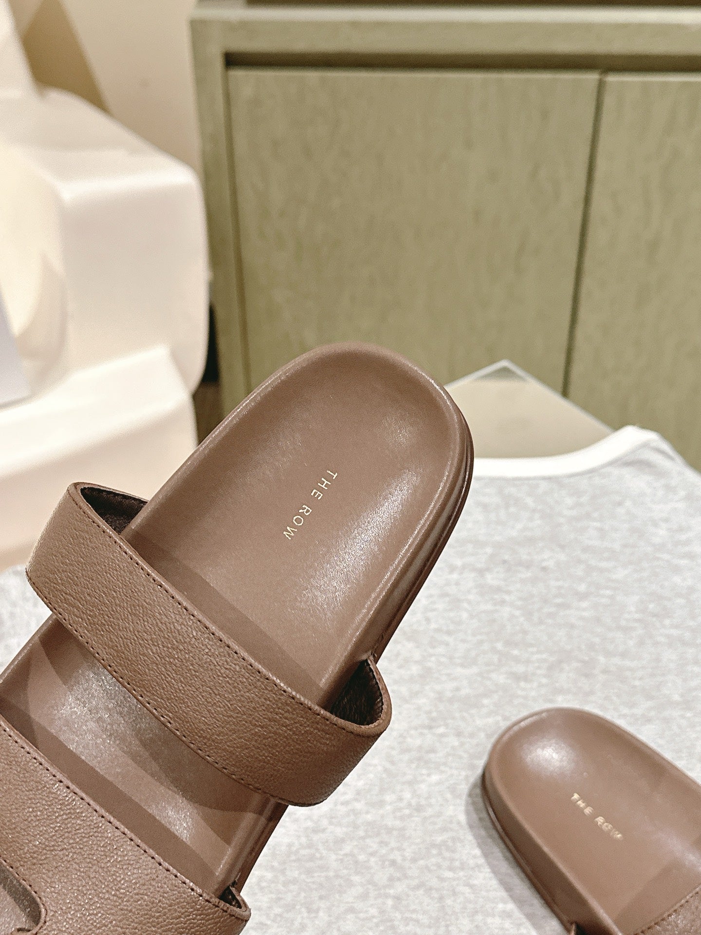 The Row Hugh Slides Brown Cowhide Rubber 451283