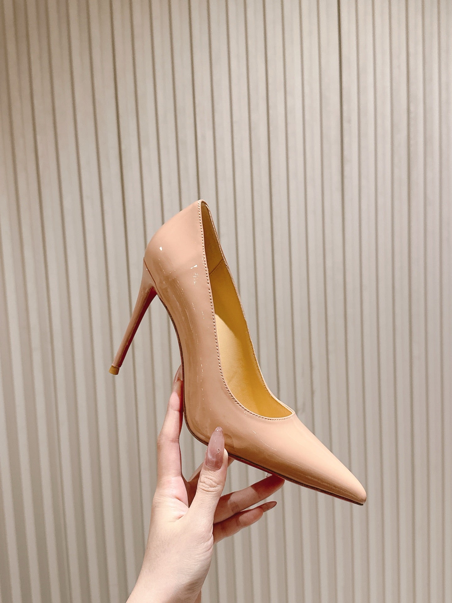 CL 25s So Kate Pumps 95mm Beige Patent Leather 446682