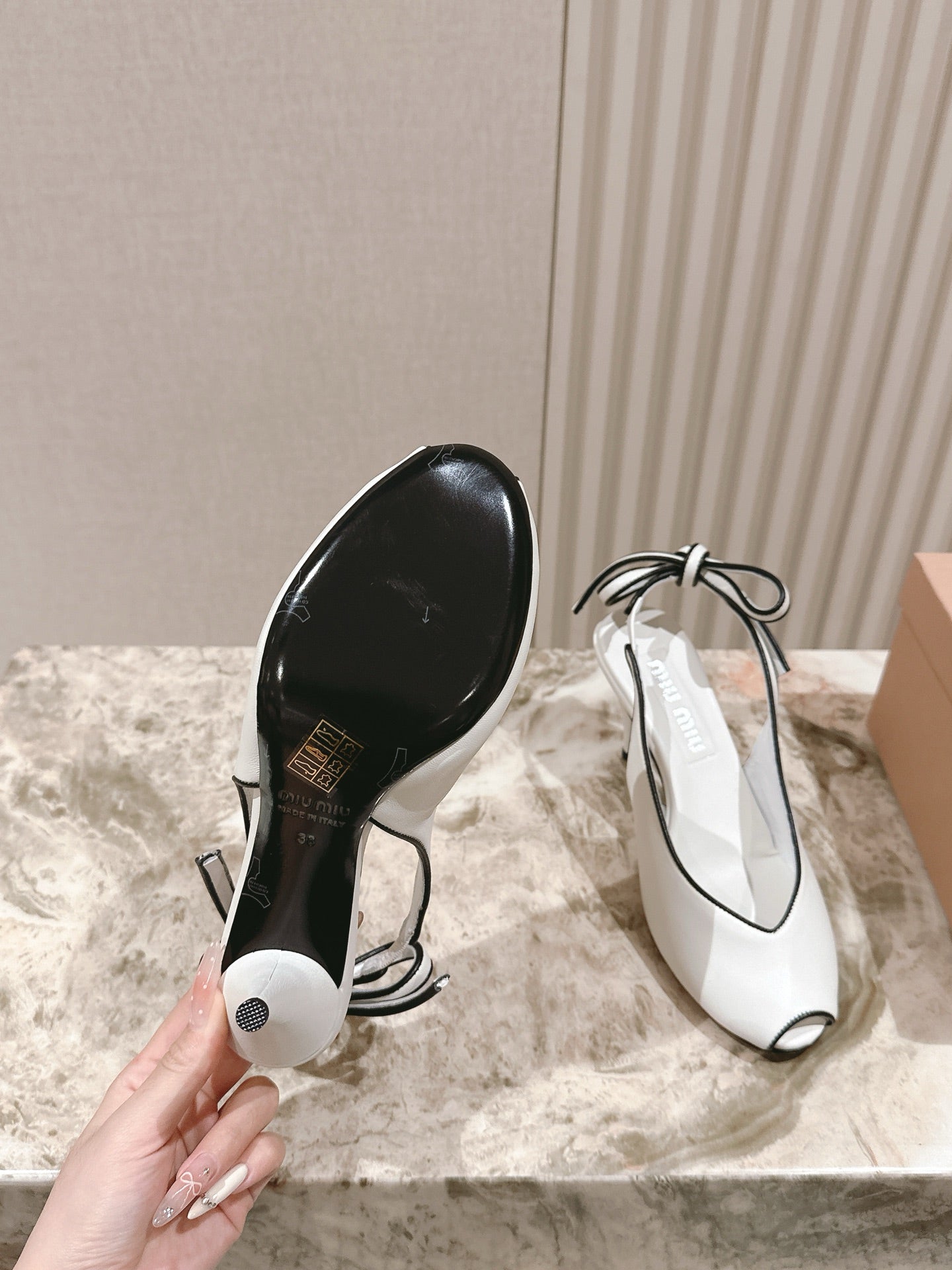Miu Mordoré Slingback Pumps 85mm White Cowhide Sheepskin 445791