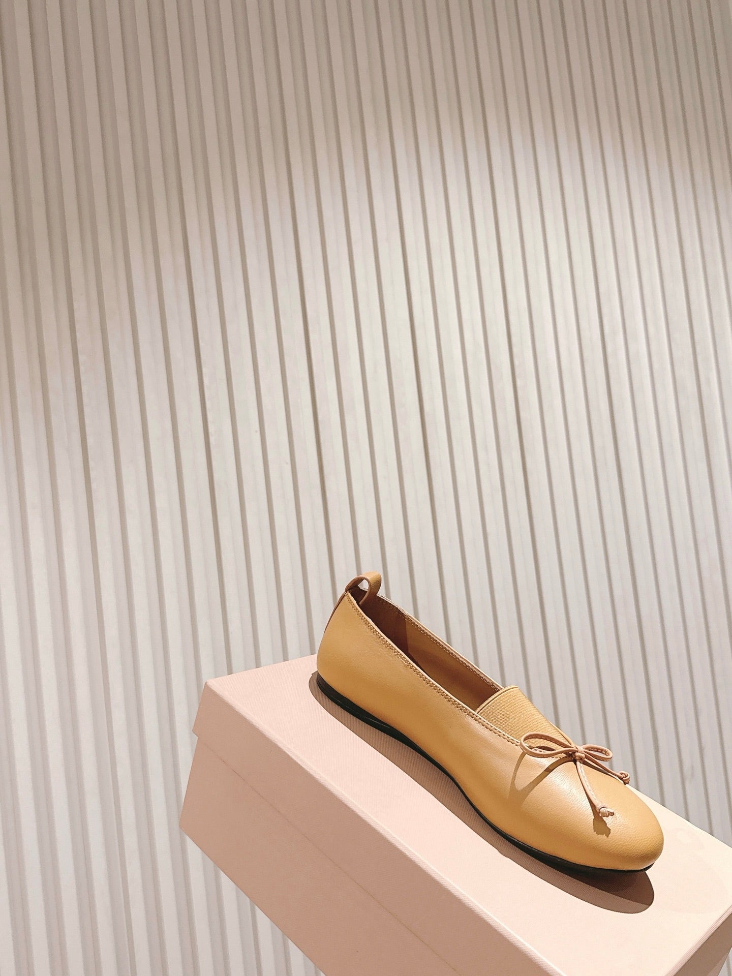 Miu Élan Bow-Detail Ballet Flat Light Brown Cowhide 445802