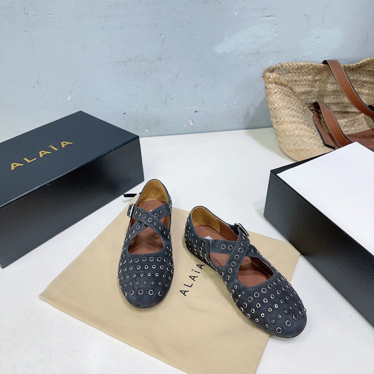 Alaia Criss Cross Ballet Flats With Eyelets Dark Grey Suede 674308