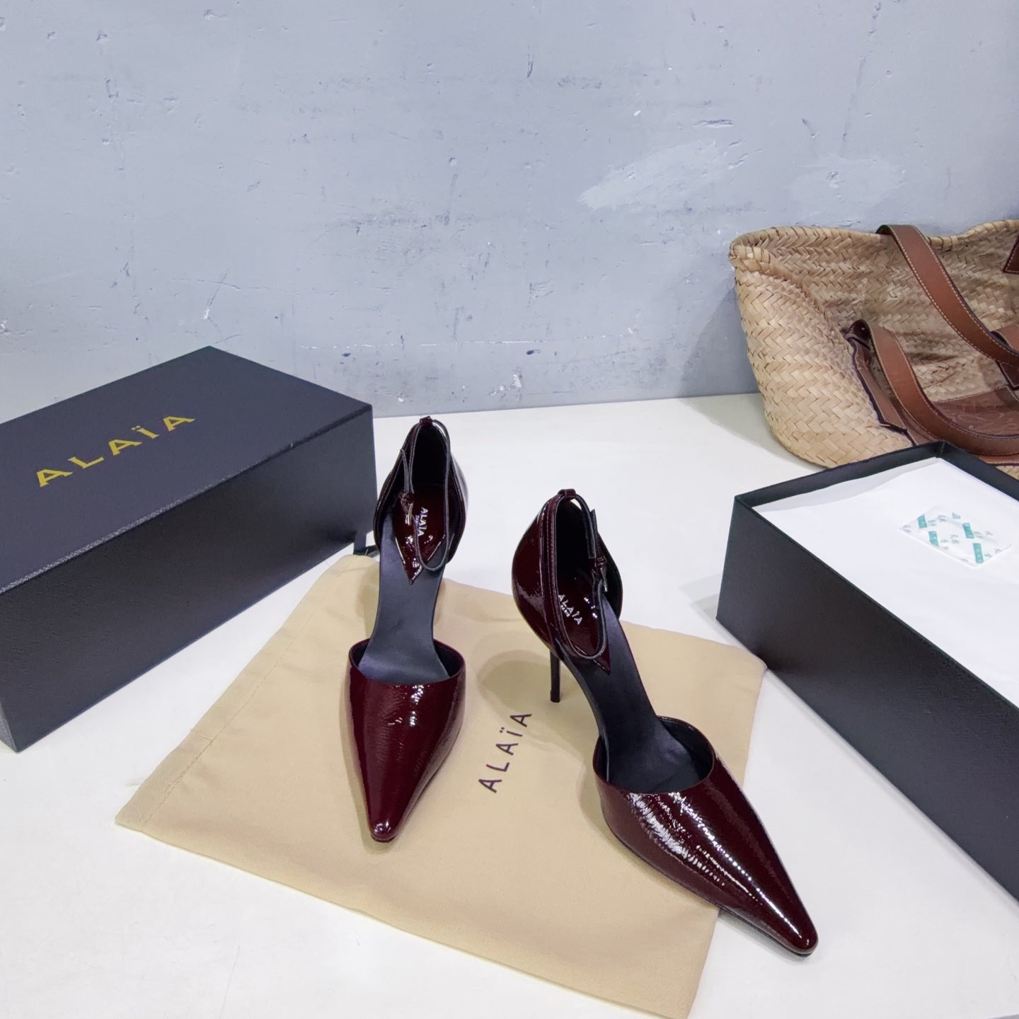 Alaia Drop Pumps 10cm Burgundy Glossy Leather 674292