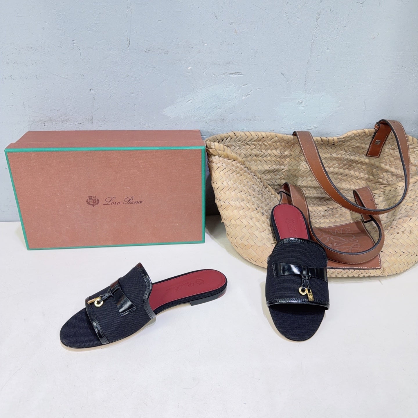 LP Summer Charms Flat Sandal Black Leather Canvas 742536