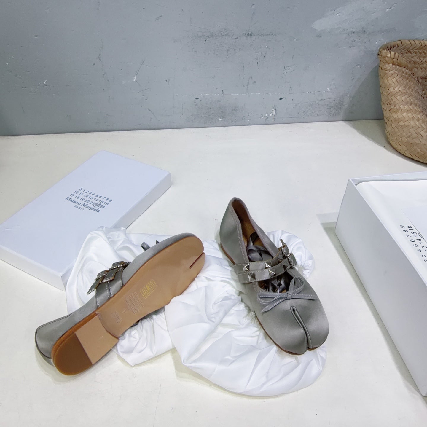 MM6 Strappy Split-Toe Ballerina Grey Satin 893691