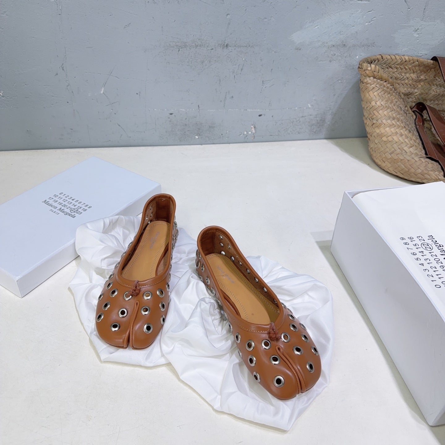 MM6 Bellissima Ballerina Eyelet Details Brown Cowhide 893695