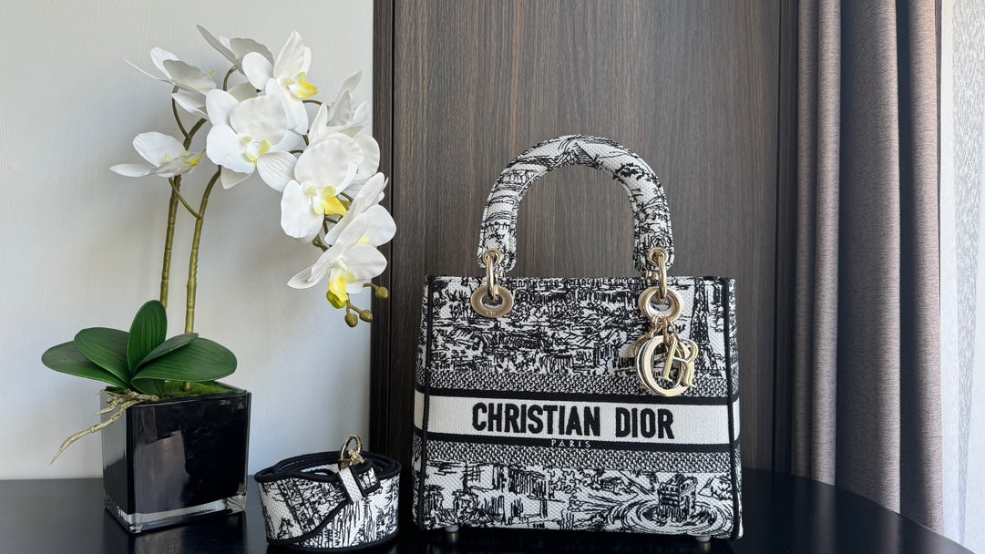 medium lady 24 black white embroidery