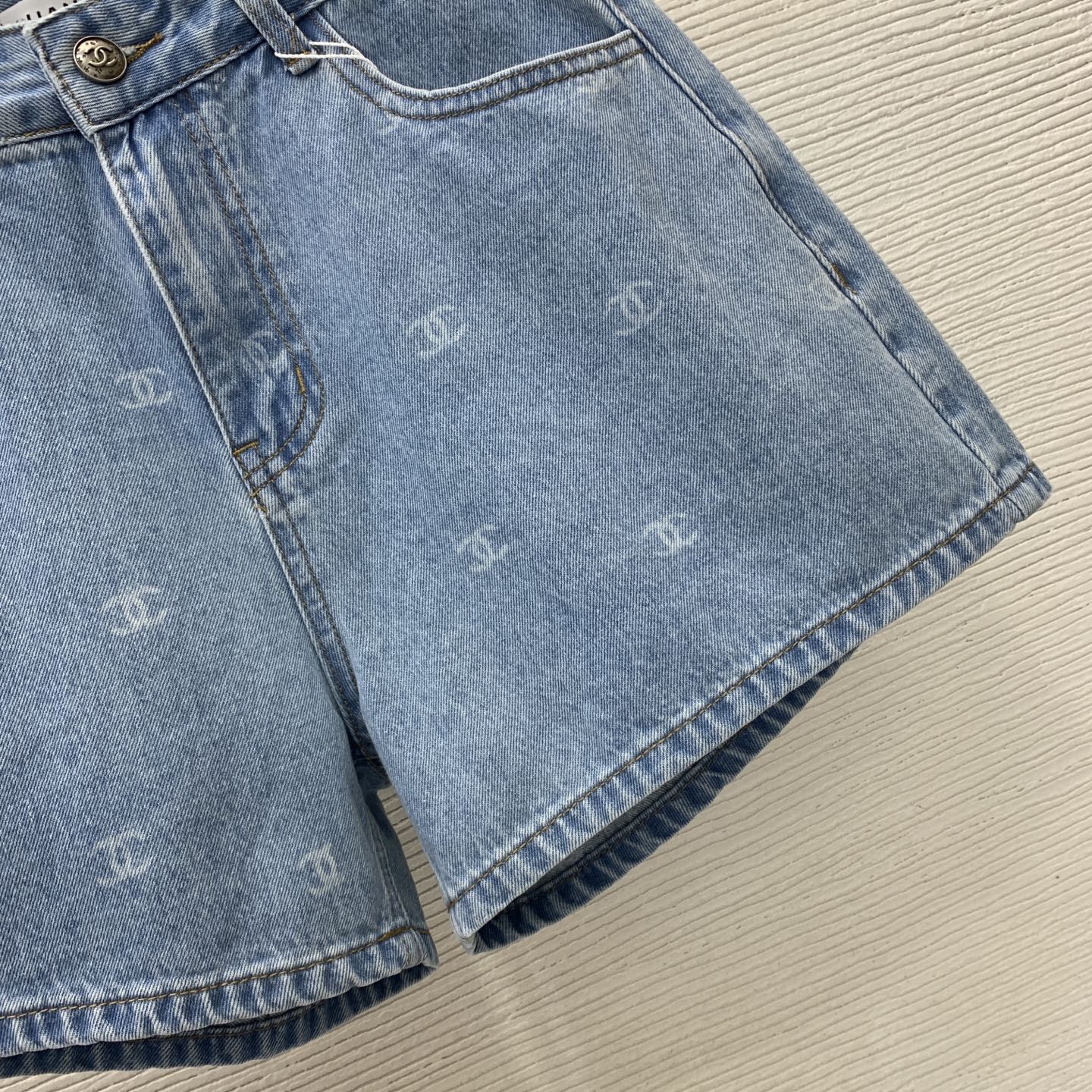 CC 26s Washed Denim Short Jeans 411845