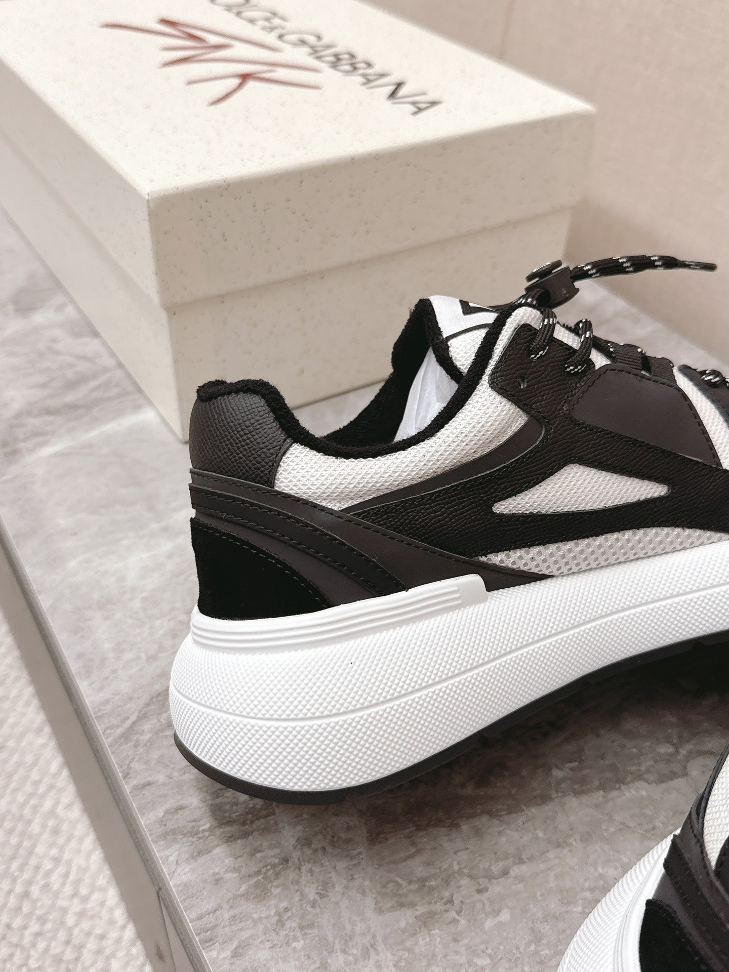 DC Chunky Sneakers White Black Cowhide & Mesh Lining 339126