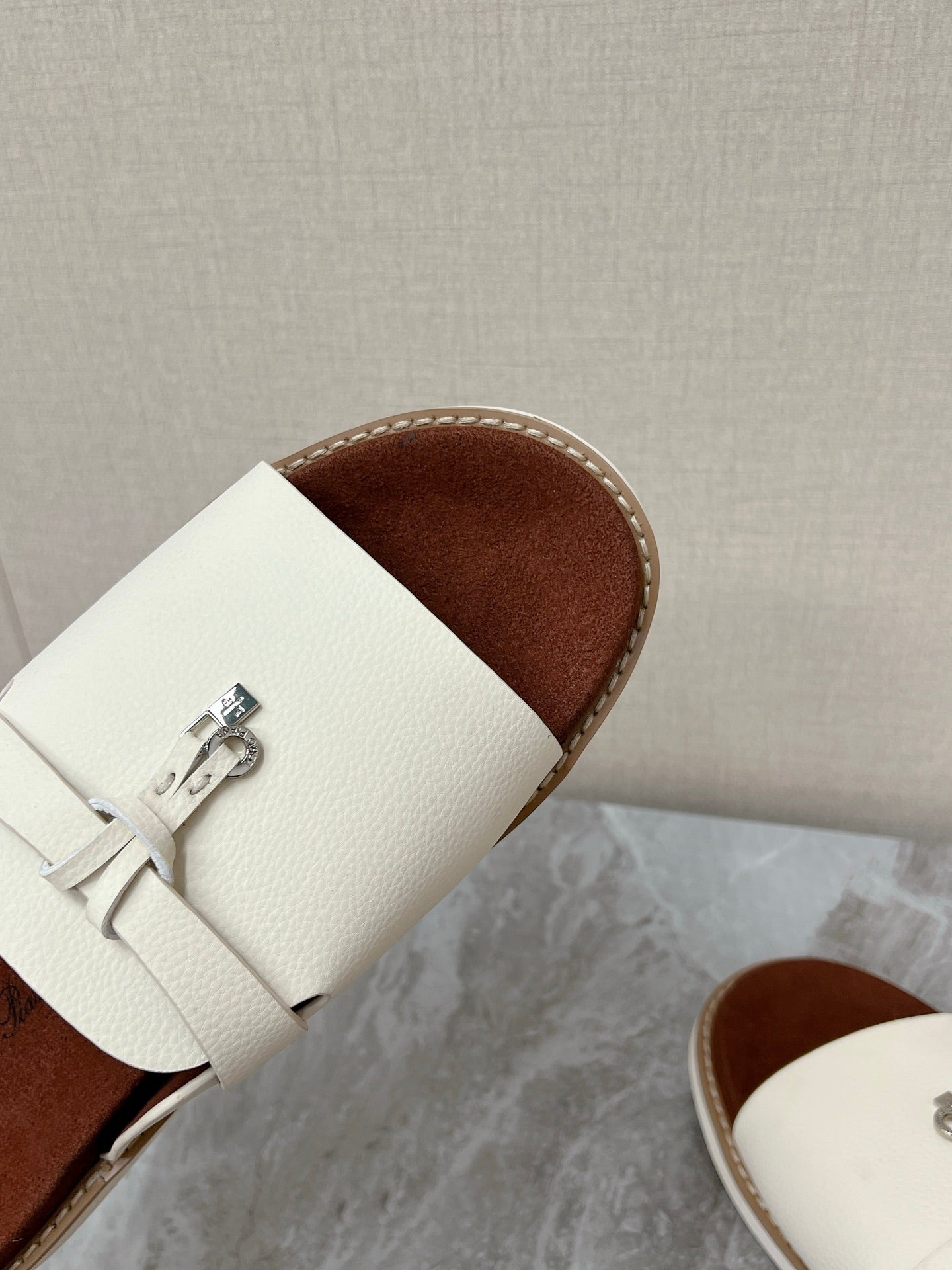 LP 26s Men’s Lock Mule Slides In Cream White Calfskin Silver Hardware