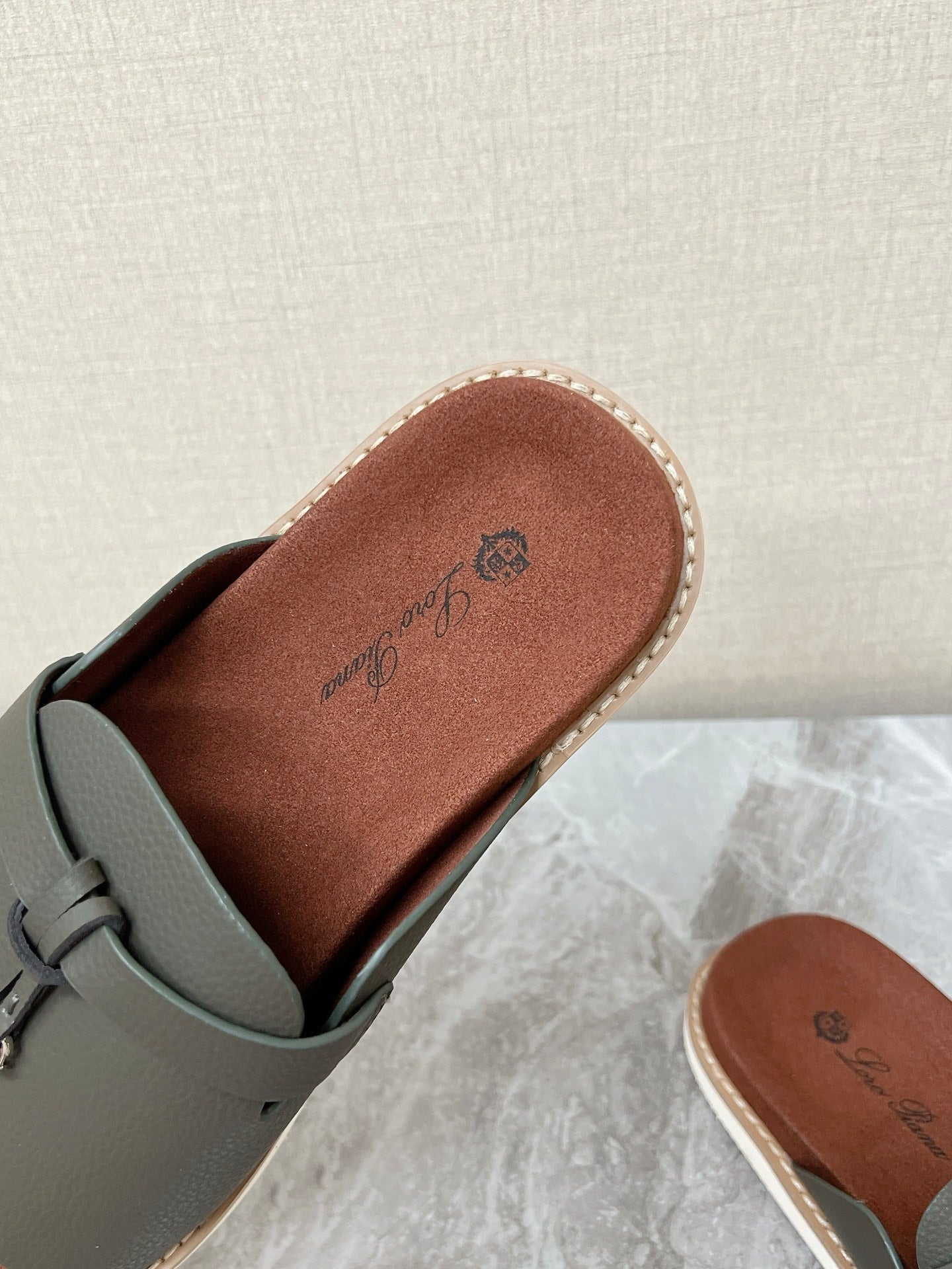 LP 26s Men’s Lock Mule Slides In Olive Green Calfskin Silver Hardware