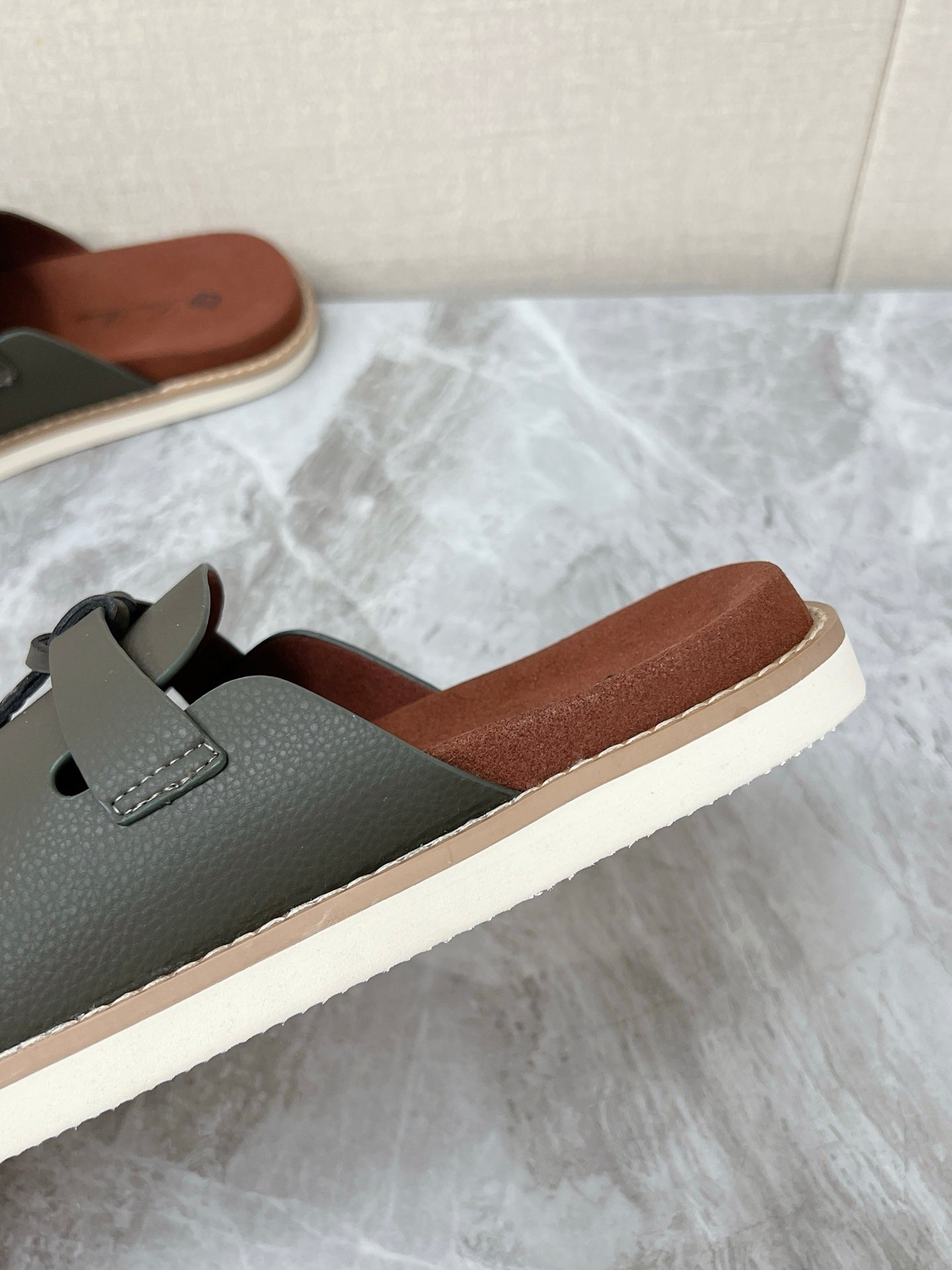 LP 26s Men’s Lock Mule Slides In Olive Green Calfskin Silver Hardware