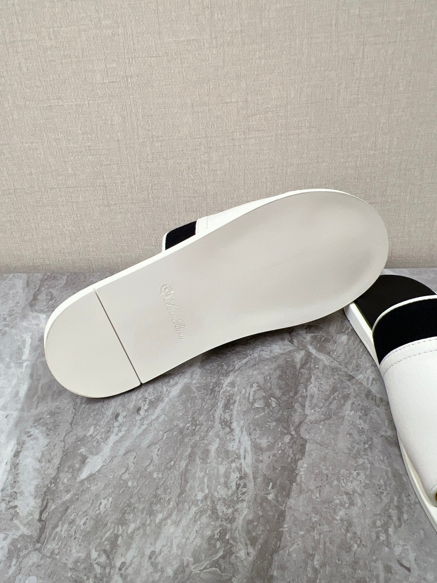 LP 26s Men’s Cutout Slides In Black Calfskin