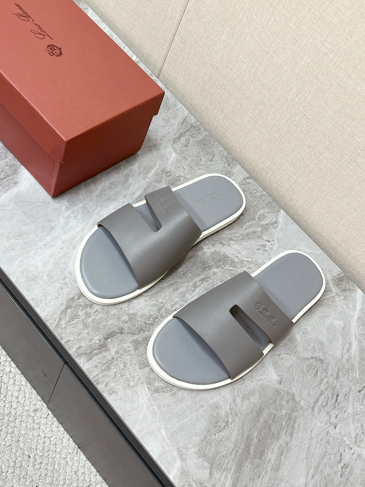 LP 26s Men’s Classic H-Cut Slides In Grey Calfskin