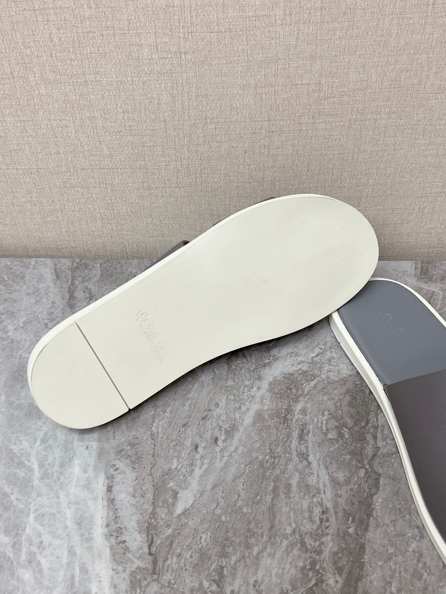 LP 26s Men’s Classic H-Cut Slides In Grey Calfskin