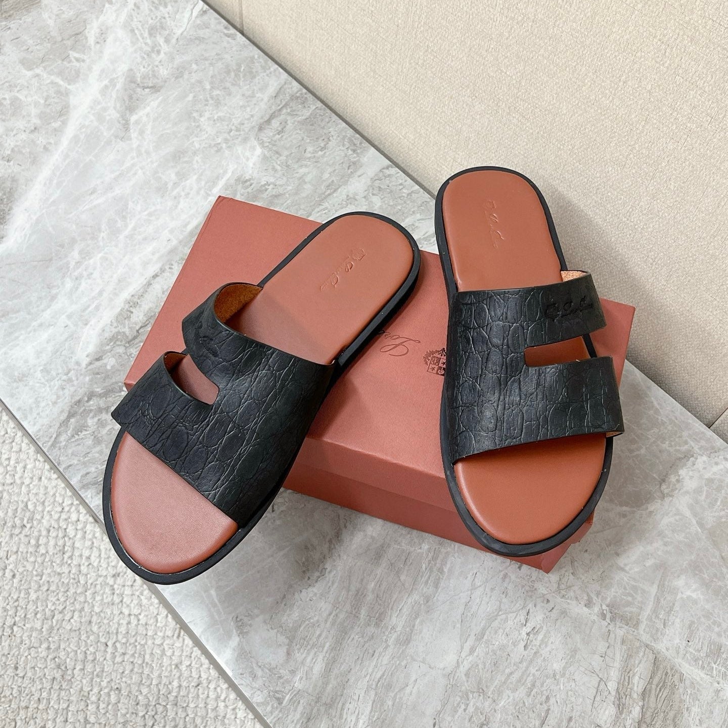 LP 26s Men’s Classic H-Cut Slides In Black Grained Calfskin