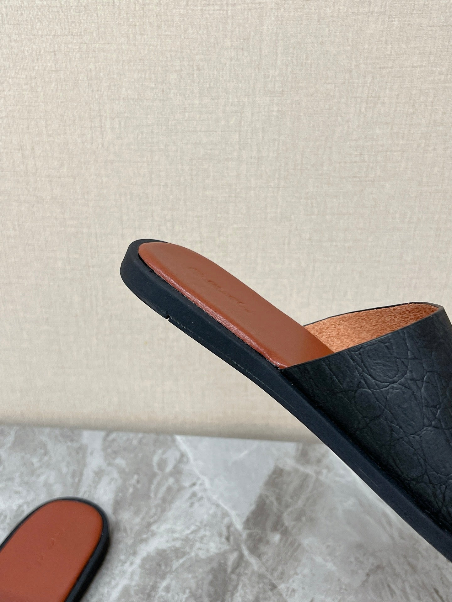 LP 26s Men’s Cutout Slides In Black Grained Calfskin