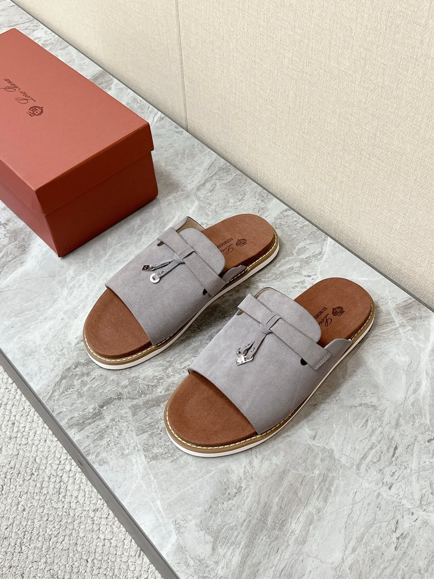 LP 26s Men’s Lock Charm Slides In Grey Suede Silver Hardware