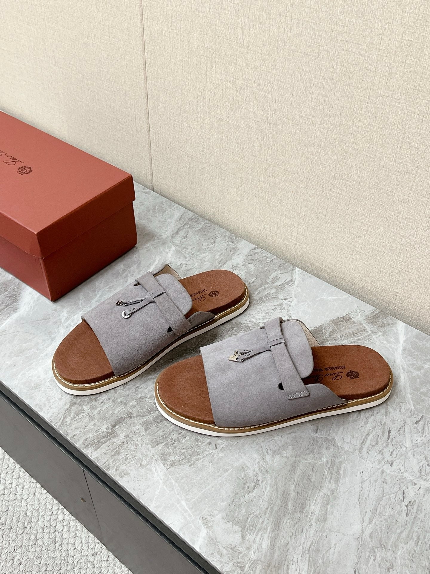 LP 26s Men’s Lock Charm Slides In Grey Suede Silver Hardware