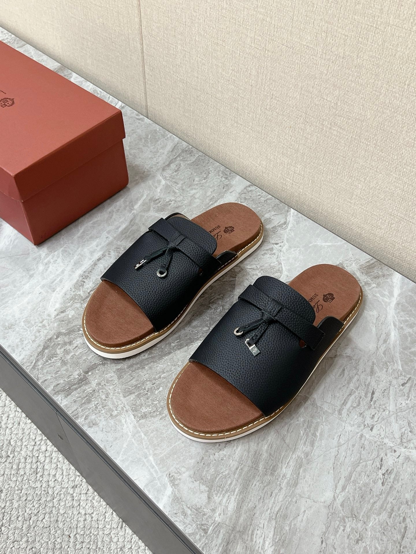 LP 26s Men’s Lock Charm Slides In Black Calfskin Silver Hardware