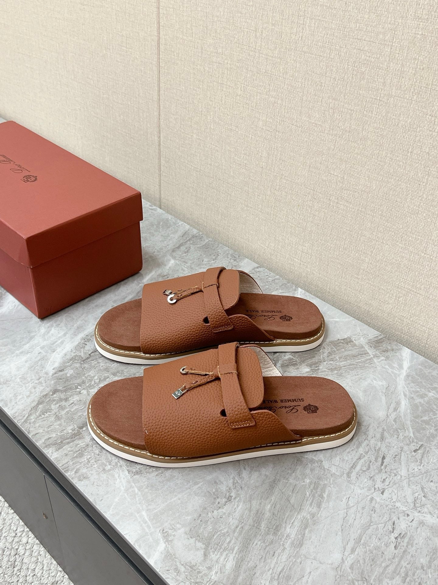 LP 26s Men’s Lock Charm Slides In Caramel Brown Calfskin Silver Hardware