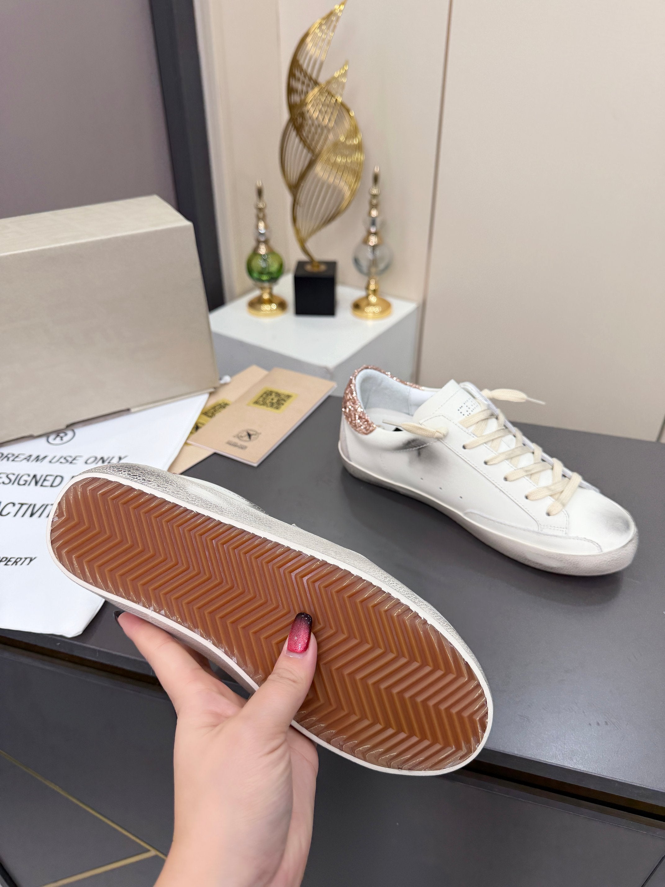 Golden Goose 26s Superstar Sneakers White Gold Glitter Leather 735894