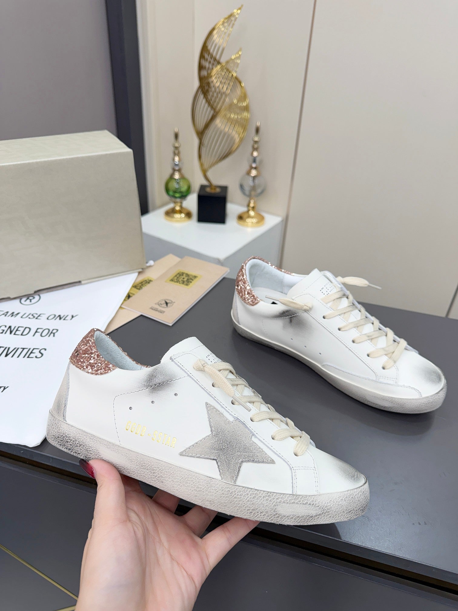 Golden Goose 26s Superstar Sneakers White Gold Glitter Leather 735894