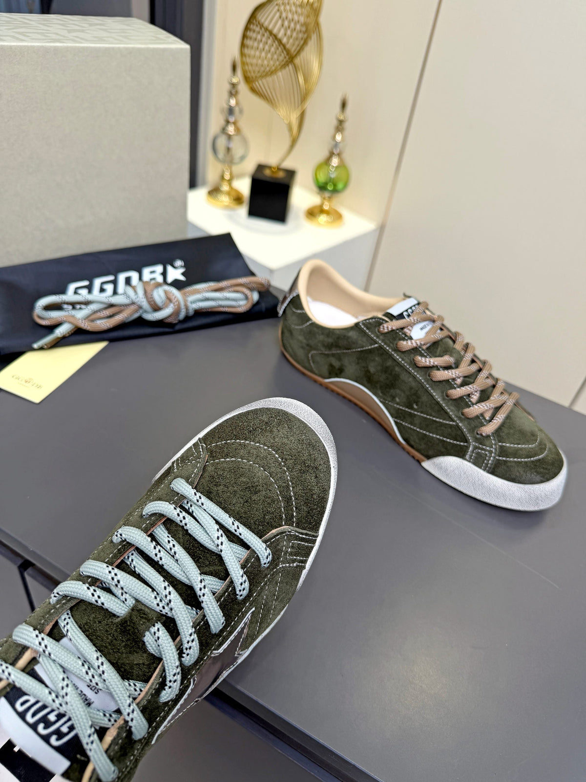GGDB Sneakers Olive Green Suede Silver Star 124925