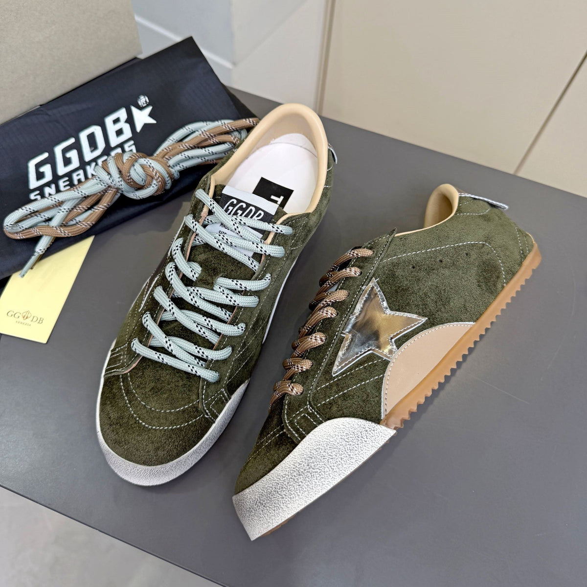 GGDB Sneakers Olive Green Suede Silver Star 124925