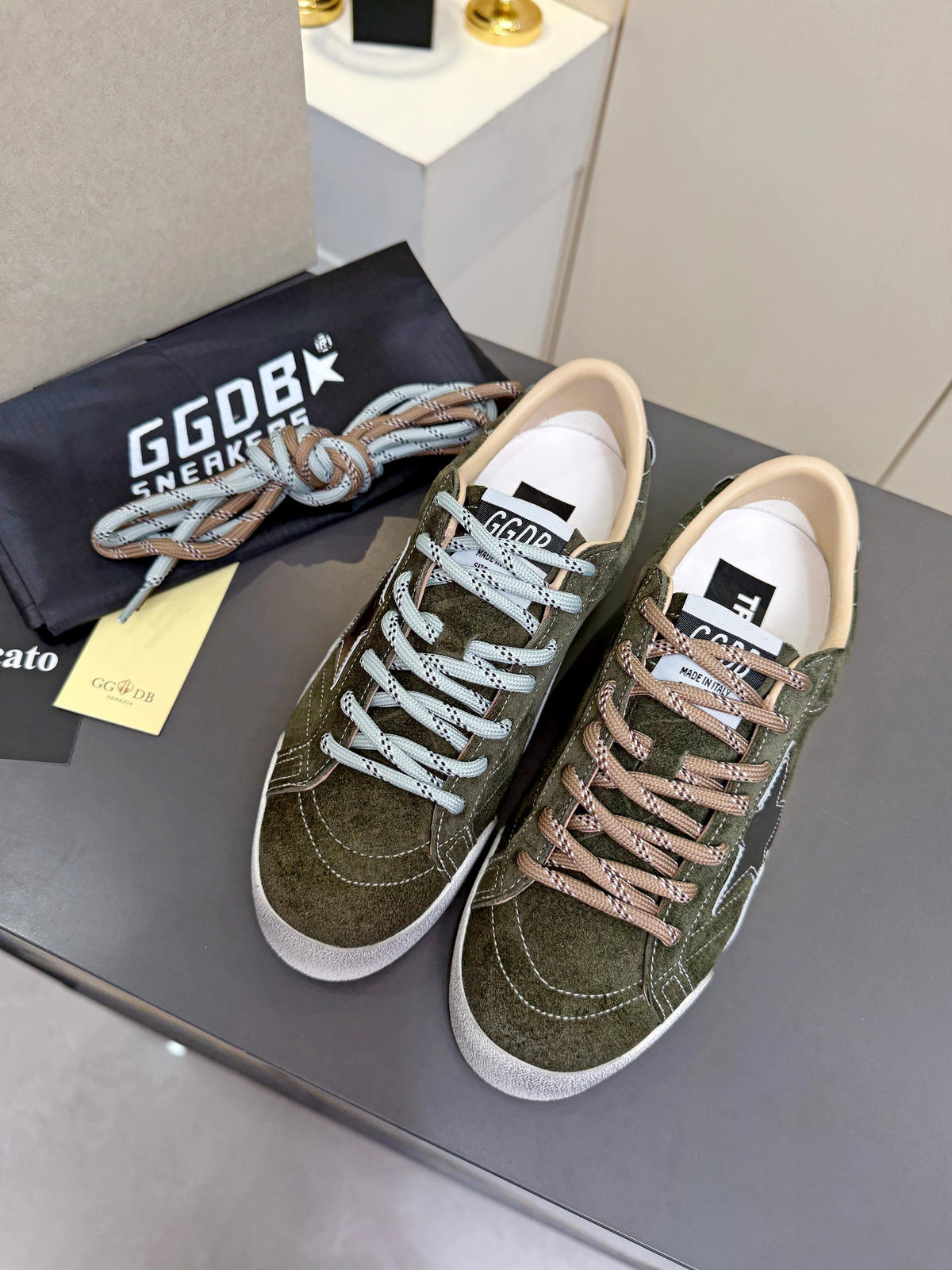 GGDB Sneakers Olive Green Suede Silver Star 124925