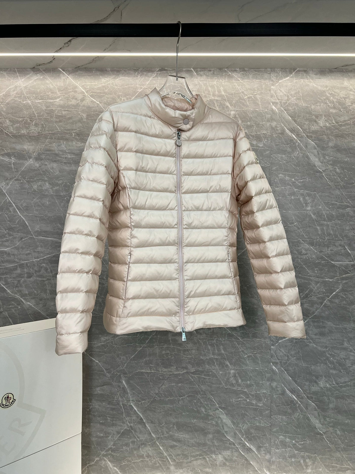 Moncler 26s Jacket Short Down Jacket Light Pink Nylon 427798