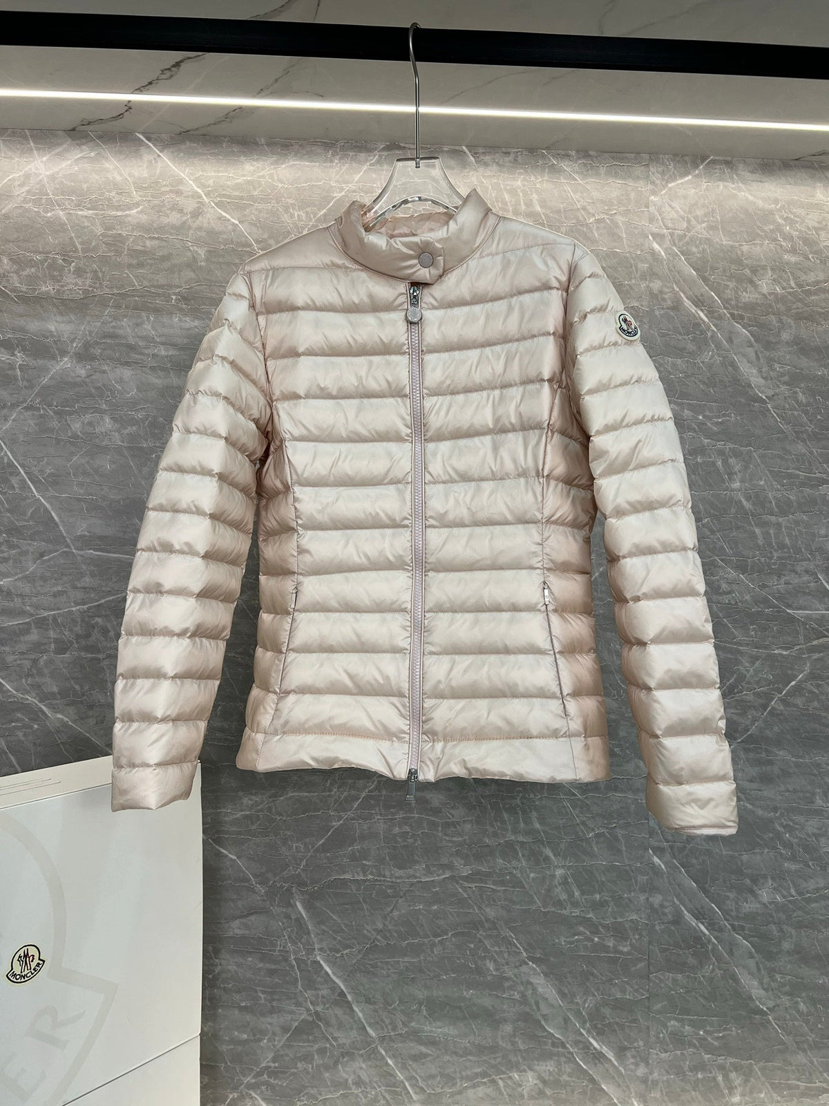Moncler 26s Jacket Short Down Jacket Light Pink Nylon 427798