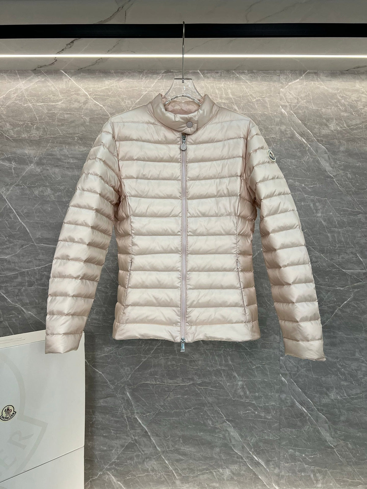 Moncler 26s Jacket Short Down Jacket Light Pink Nylon 427798