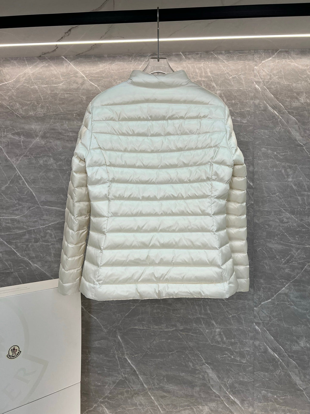 Moncler 26s Jacket Short Down Jacket White Nylon 427804
