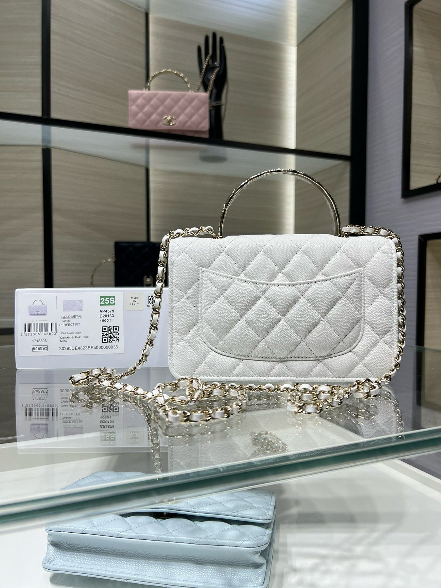 cc 25S Woc Top Handle 19cm White Grained Calfskin Light Gold Hardware