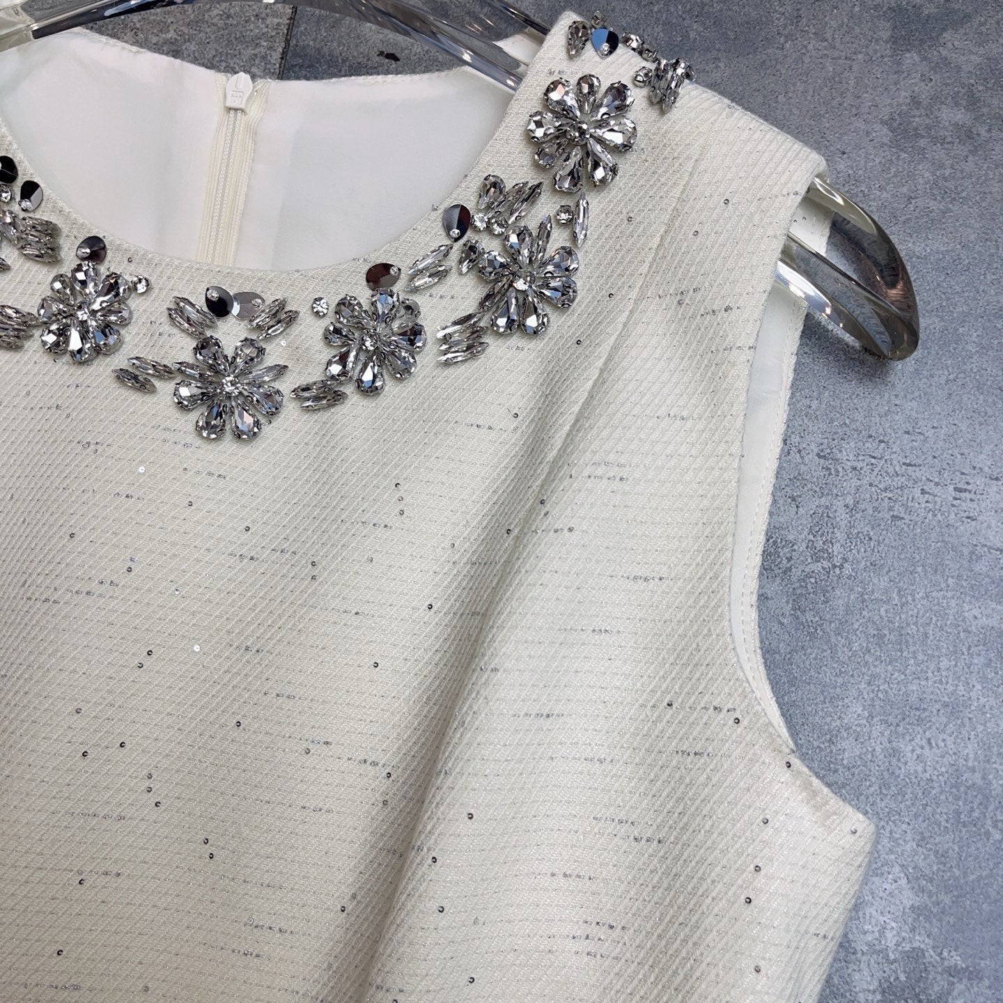 VT 26s Heiress-Style Cocktail Dress White Silk Polyester 400516