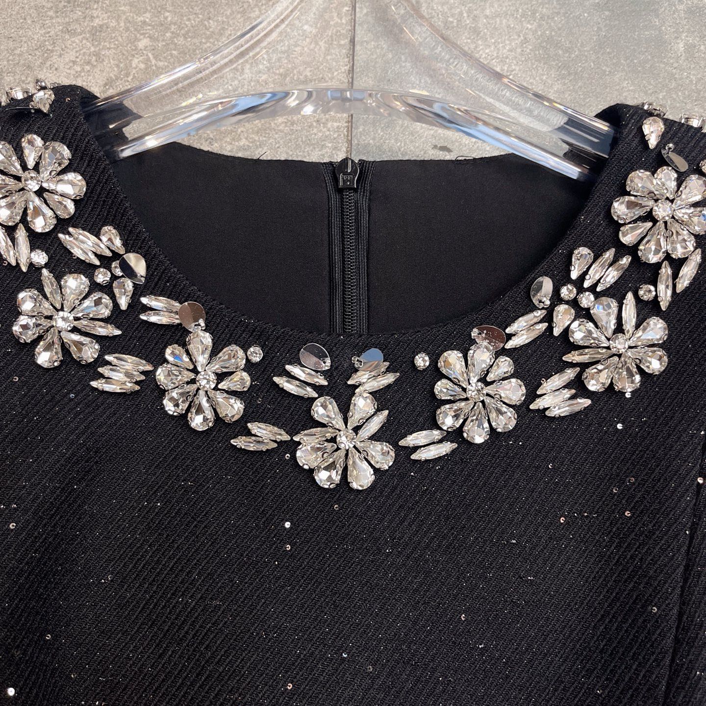 VT 26s Heiress-Style Cocktail Dress Black Silk Polyester 400521
