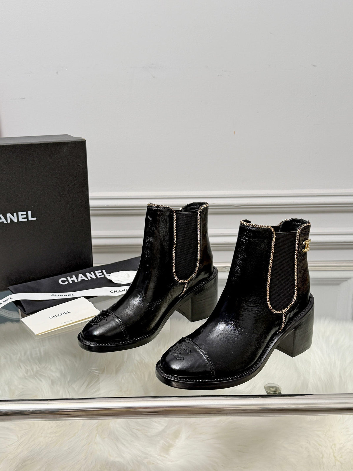 CC 26s Ankle Boots Black Glossy Leather 101931