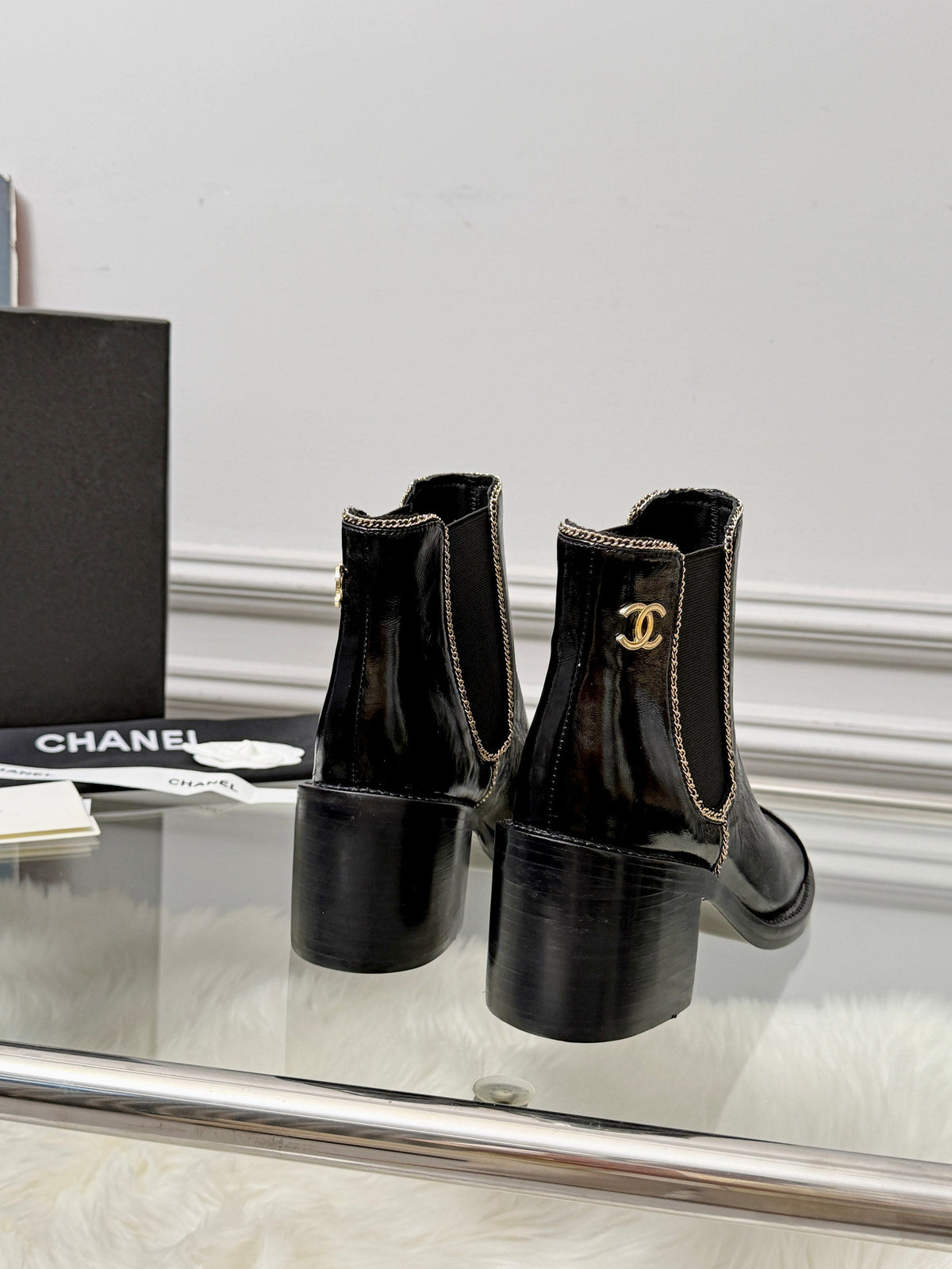 CC 26s Ankle Boots Black Glossy Leather 101931