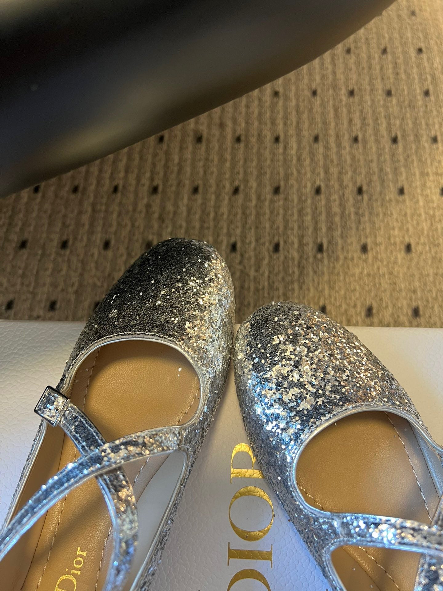 CD 26s New Flat Ballet Flats With Cross Straps Sliver Glitter 622217