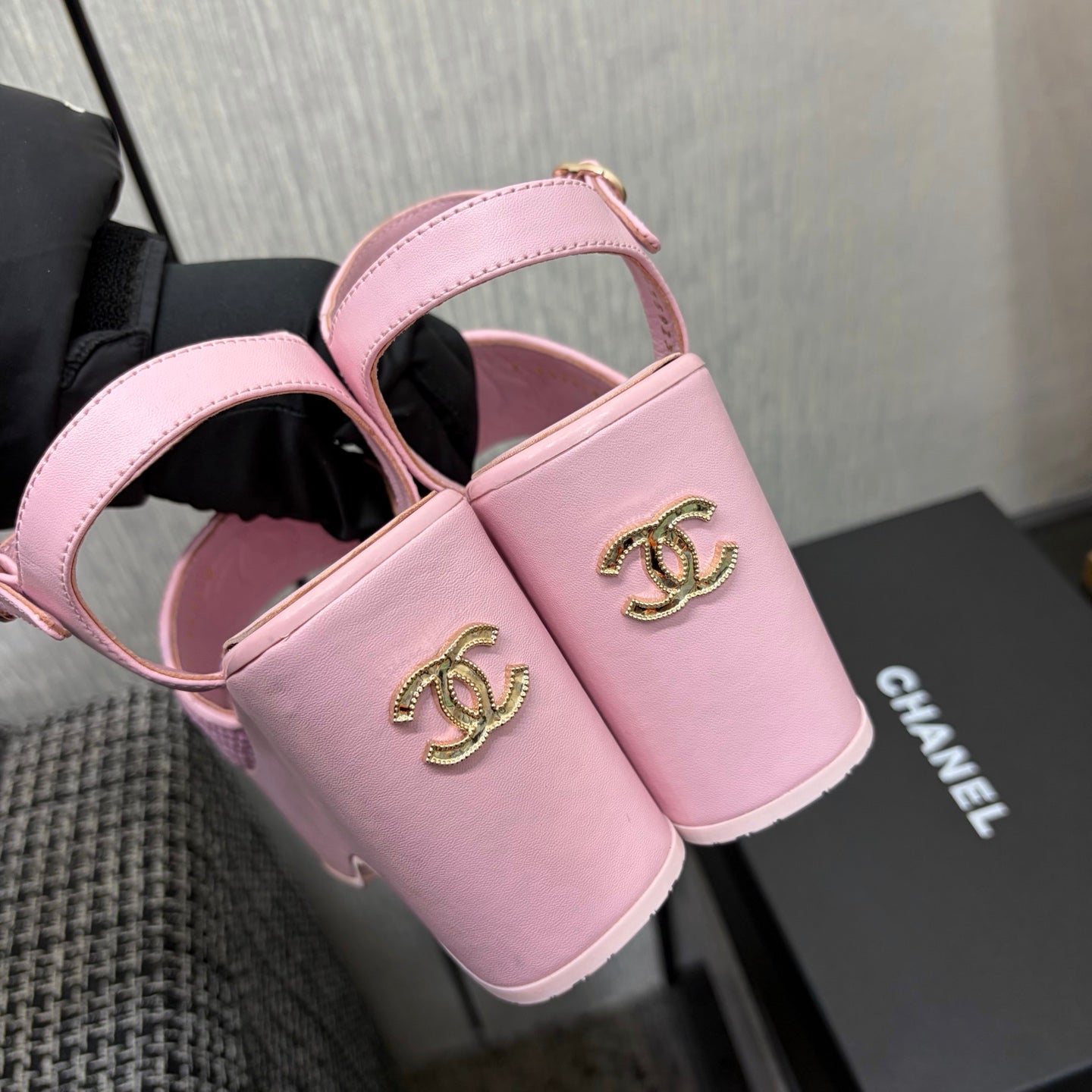 CC 26s Platform Sandal Light Pink Raffia Sheepskin 688696