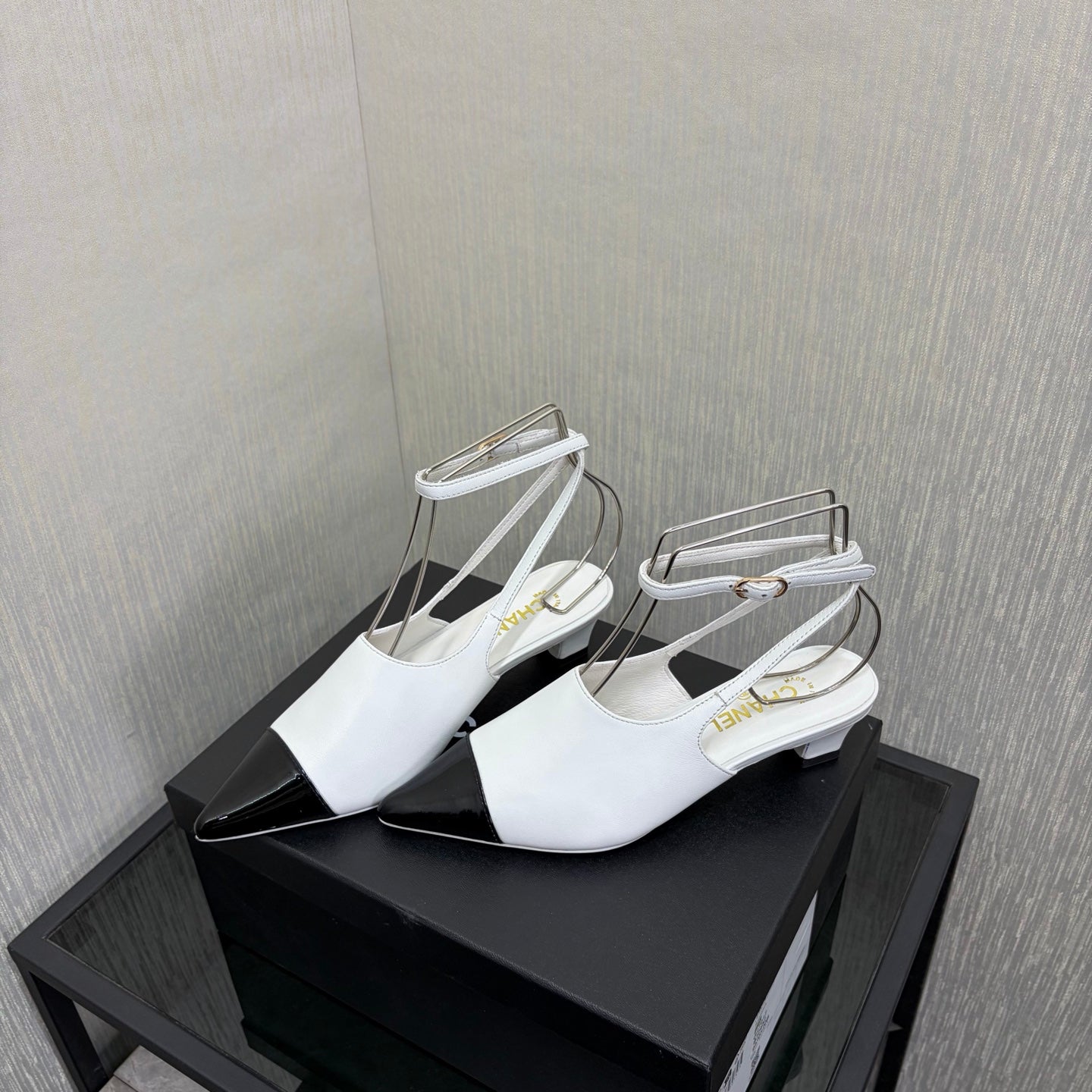 CC 2026 Slingback 4cm White Patent Leather 688713