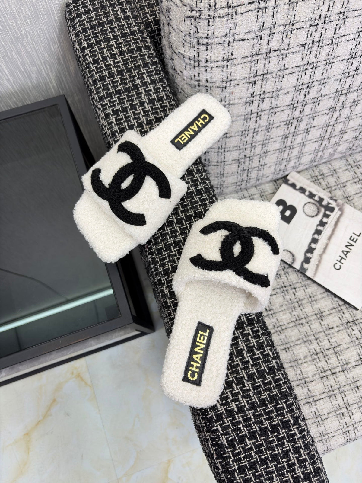 CC 26s Shearling Square Toe Sandals White Black Wool 128093