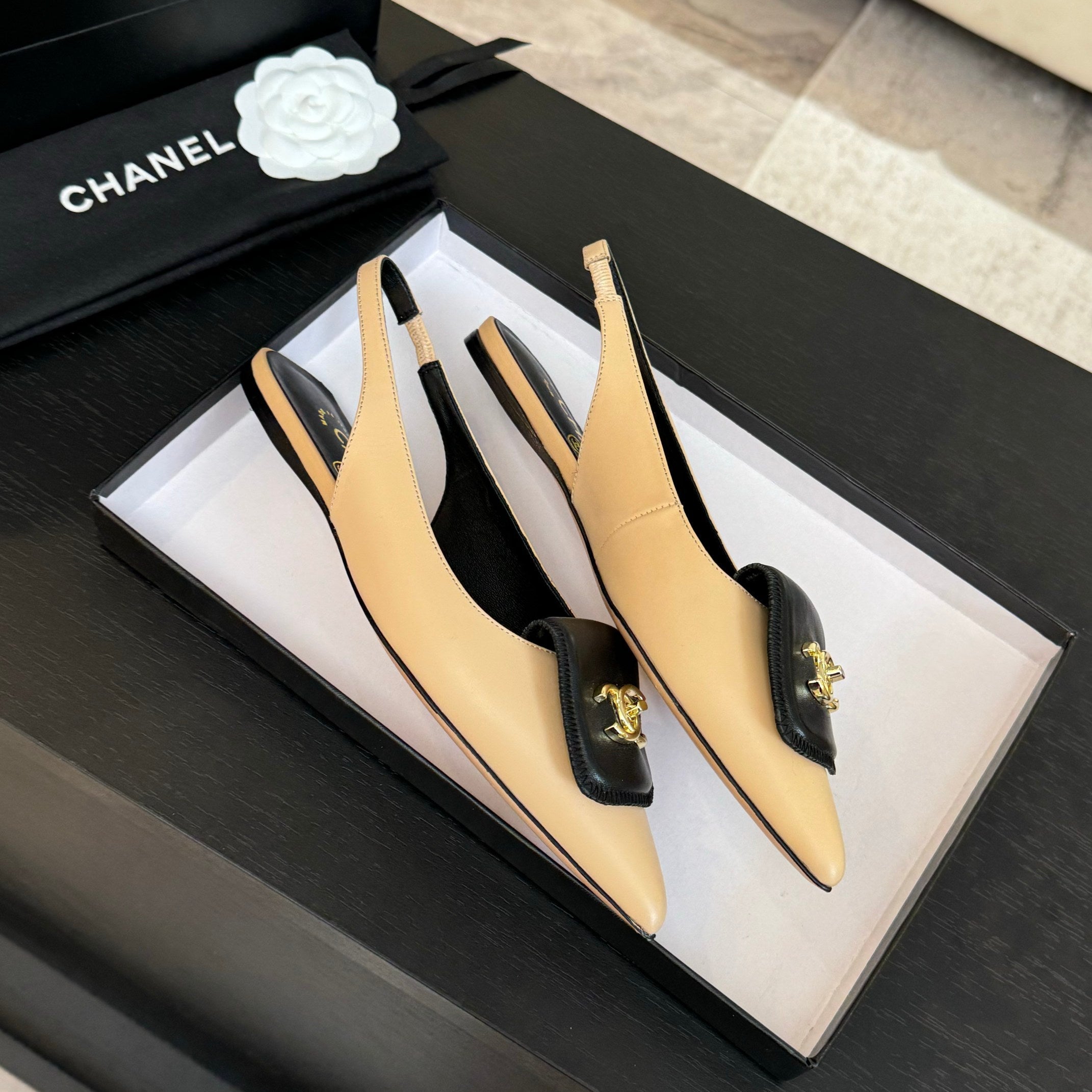 CC 25C Slingback Flat Cream Genuine sheepskin 212951