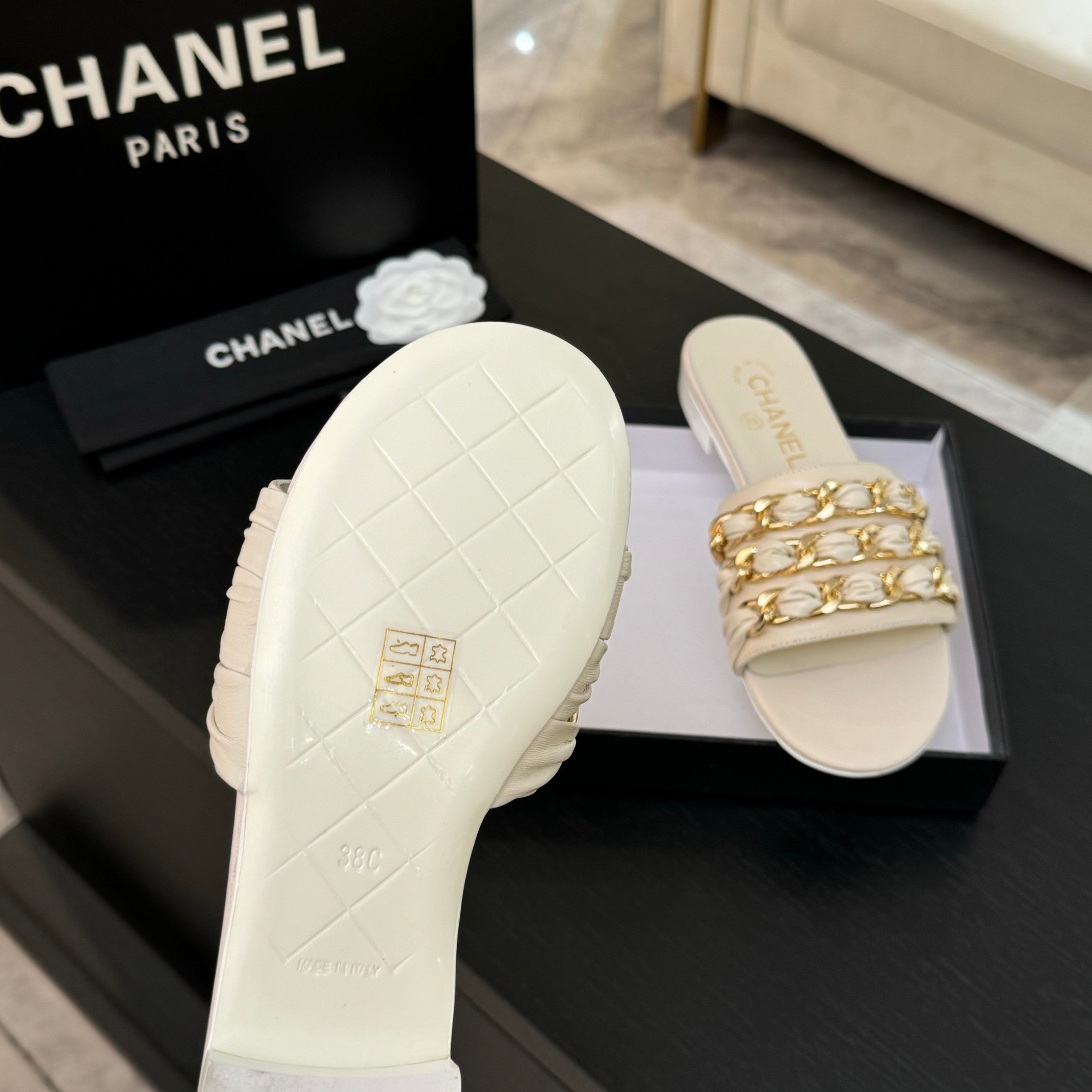 CC 25B Flat Mule Sandals Ivory Sheepskin With Chain 373815